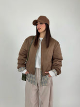 Carica l'immagine nel visualizzatore di Gallery, BOMBER SOFT CAMEL