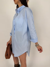 Carica l'immagine nel visualizzatore di Gallery, LONGLINE SHIRT AZZURRA
