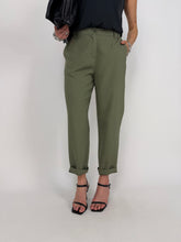 Carica l'immagine nel visualizzatore di Gallery, CHINO PANTS OLIVA