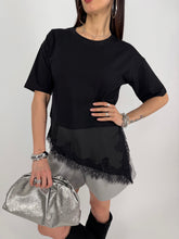 Carica l'immagine nel visualizzatore di Gallery, T-SHIRT LOW LACE NERA