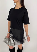Carica l'immagine nel visualizzatore di Gallery, T-SHIRT LOW LACE NERA