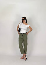 Carica l'immagine nel visualizzatore di Gallery, CHINO PANTS OLIVA