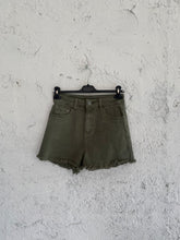 Carica l'immagine nel visualizzatore di Gallery, SHORTS COLOR