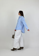 Carica l'immagine nel visualizzatore di Gallery, SHIRT SKY LIGHT
