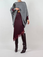 Carica l'immagine nel visualizzatore di Gallery, GONNA MIDI LACE BORDEAUX
