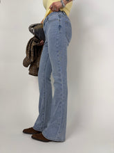 Carica l'immagine nel visualizzatore di Gallery, JEANS FLARE
