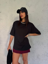 Carica l&#39;immagine nel visualizzatore di Gallery, T-SHIRT SHOULDER AUTUMN NERA
