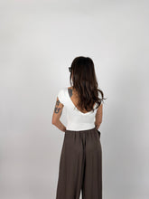 Carica l'immagine nel visualizzatore di Gallery, T-SHIRT DOUBLE NECK BIANCA

