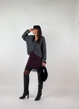 Carica l'immagine nel visualizzatore di Gallery, GONNA MINI LACE VINACCIA
