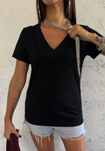 Carica l&#39;immagine nel visualizzatore di Gallery, T-SHIRT TURN UP NERA
