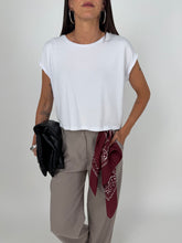 Carica l'immagine nel visualizzatore di Gallery, T-SHIRT SQUARE BIANCO
