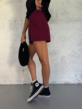 Carica l&#39;immagine nel visualizzatore di Gallery, SKIRTY PANTS BORDEAUX
