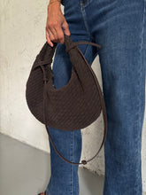 Carica l&#39;immagine nel visualizzatore di Gallery, ROUND BAG CIOCCOLATO
