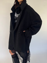 Carica l&#39;immagine nel visualizzatore di Gallery, COAT CURLY NERO
