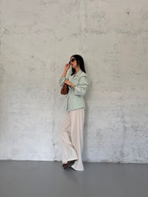 Carica l&#39;immagine nel visualizzatore di Gallery, CROSS BOTTON PANTS
