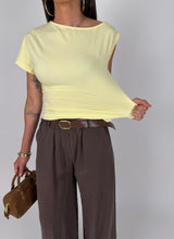 Carica l'immagine nel visualizzatore di Gallery, MAGLIA TRAPEZIO GIALLA
