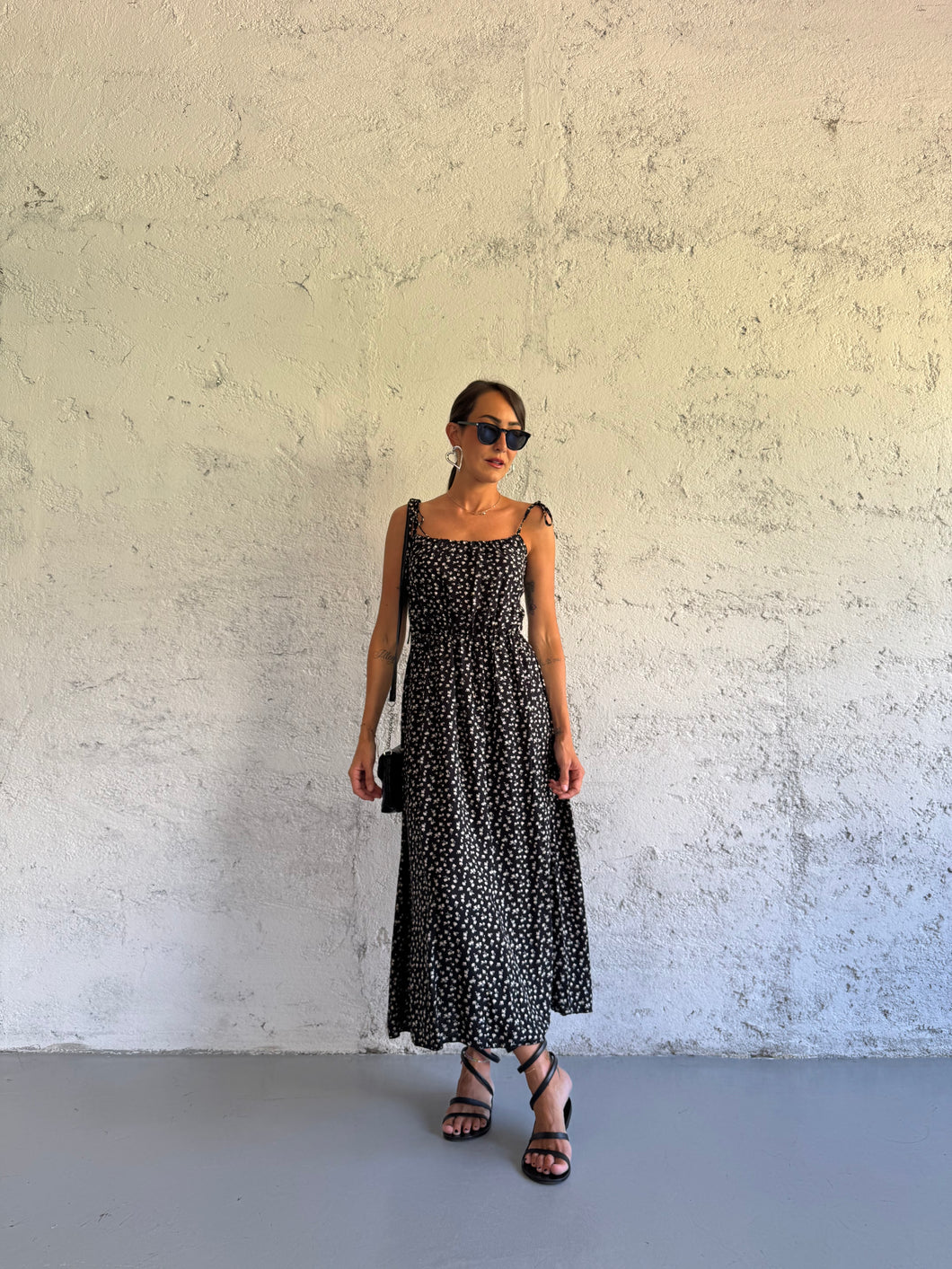DRESS LAND