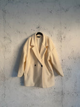 Carica l&#39;immagine nel visualizzatore di Gallery, COAT CURLY PANNA
