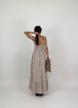Carica l'immagine nel visualizzatore di Gallery, DRESS COUNTRY CHIC
