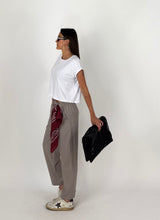 Carica l'immagine nel visualizzatore di Gallery, T-SHIRT SQUARE BIANCO
