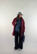 Carica l&#39;immagine nel visualizzatore di Gallery, COAT CURLY BORDEAUX

