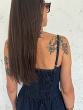 Carica l&#39;immagine nel visualizzatore di Gallery, Petal denim dress
