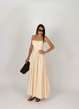 Carica l'immagine nel visualizzatore di Gallery, HONEY DRESS BURRO
