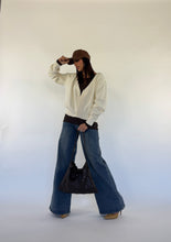 Carica l&#39;immagine nel visualizzatore di Gallery, CARDIGAN BOTTON DOWN BURRO
