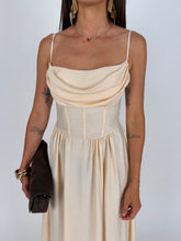 Carica l'immagine nel visualizzatore di Gallery, HONEY DRESS BURRO
