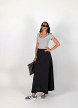Carica l'immagine nel visualizzatore di Gallery, T-SHIRT DAILY FIT GRIGIA
