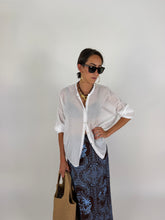 Carica l'immagine nel visualizzatore di Gallery, VEIL SHIRT BIANCA
