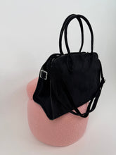 Carica l'immagine nel visualizzatore di Gallery, ROW BAG NERA
