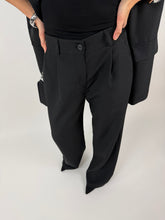 Carica l'immagine nel visualizzatore di Gallery, SUIT BLACK SHINE
