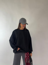 Carica l&#39;immagine nel visualizzatore di Gallery, FELPA HOLE NERA
