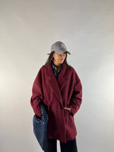 Carica l&#39;immagine nel visualizzatore di Gallery, COAT CURLY BORDEAUX
