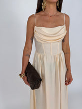Carica l'immagine nel visualizzatore di Gallery, HONEY DRESS BURRO
