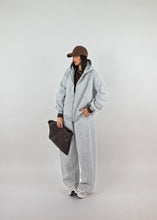 Carica l&#39;immagine nel visualizzatore di Gallery, TUTA GLOBE GRIGIA
