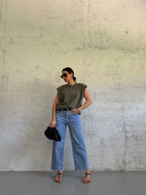 Carica l&#39;immagine nel visualizzatore di Gallery, T-SHIRT SHOULDER OVER
