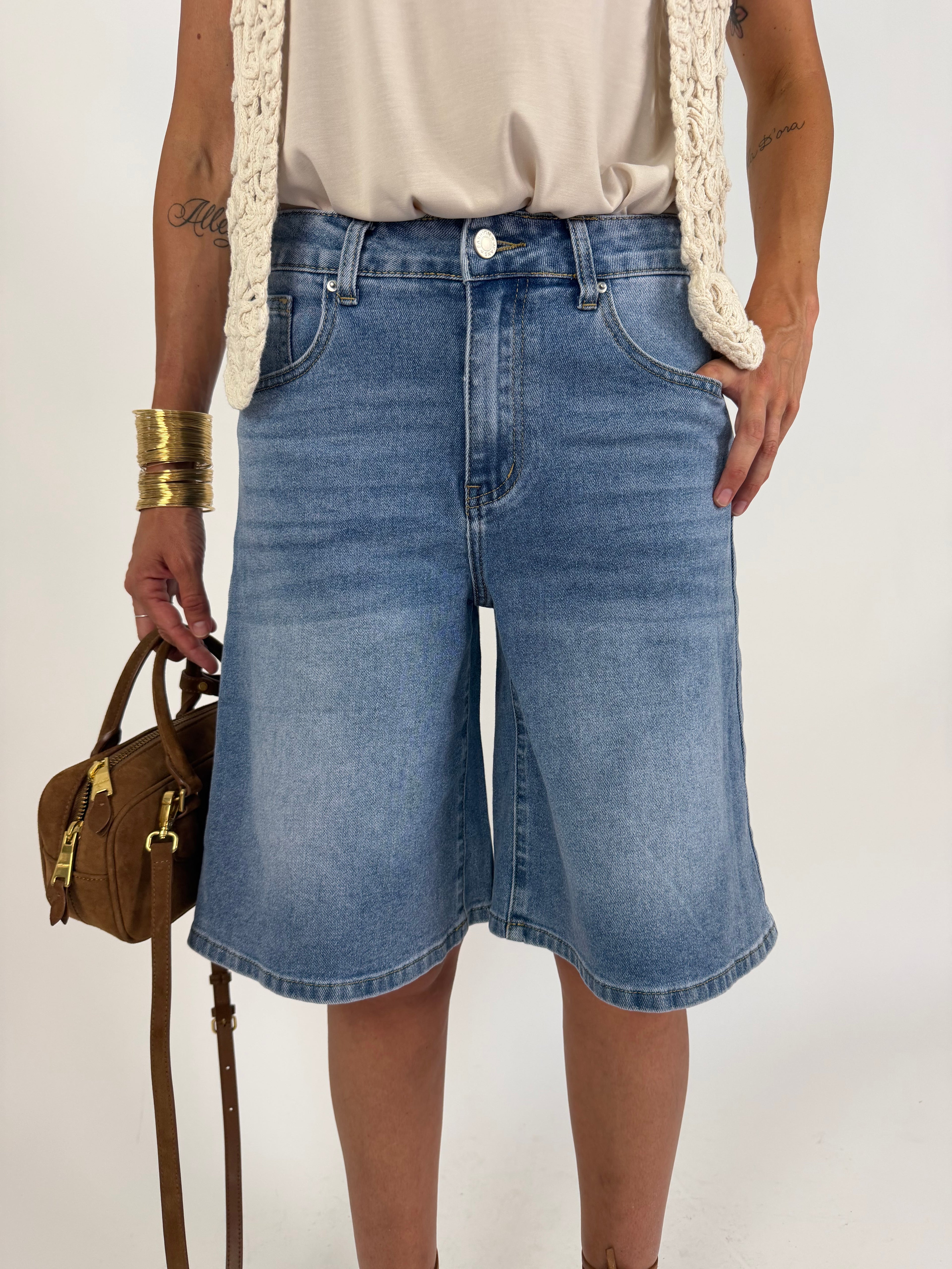 BERMUDA DENIM