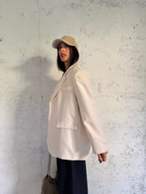 Carica l&#39;immagine nel visualizzatore di Gallery, BLAZER LOOSE FIT AVORIO
