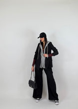 Carica l'immagine nel visualizzatore di Gallery, BLAZER HOODIE NERO
