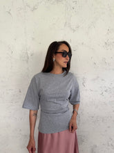 Carica l&#39;immagine nel visualizzatore di Gallery, T-SHIRT HOOK
