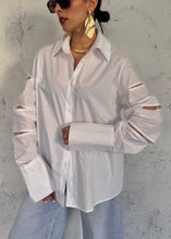 Carica l&#39;immagine nel visualizzatore di Gallery, cut shirt
