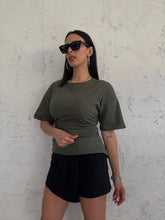 Carica l&#39;immagine nel visualizzatore di Gallery, T-SHIRT HOOK
