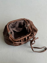 Carica l&#39;immagine nel visualizzatore di Gallery, Pouch texture
