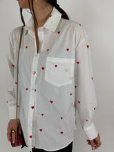 Carica l'immagine nel visualizzatore di Gallery, SHIRT RED HEART

