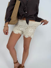 Carica l'immagine nel visualizzatore di Gallery, SHORTS CROCHET
