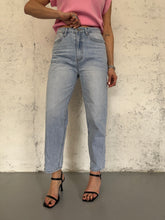 Carica l&#39;immagine nel visualizzatore di Gallery, jeans momfit light
