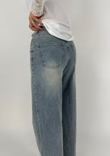 Carica l'immagine nel visualizzatore di Gallery, JEANS SKY LIGHT
