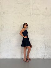 Carica l&#39;immagine nel visualizzatore di Gallery, Petal denim dress
